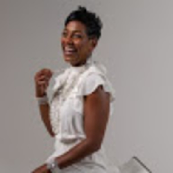 Meet your Posher, Sandra - Picture 1 of 1